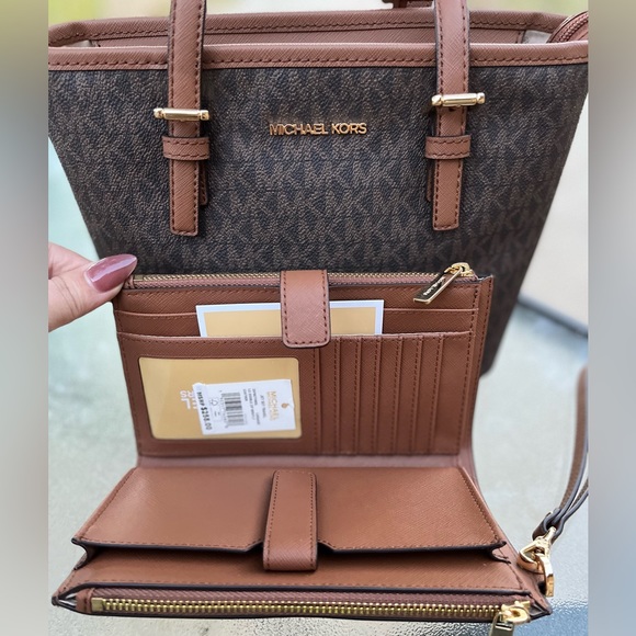 Michael Kors Bundle Bag and Wallet - Picture 4 of 7